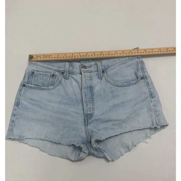Levi's Women's 501‎ Shorts Size 30 Cut offs Button Fly 2" inseam - Picture 4 of 8